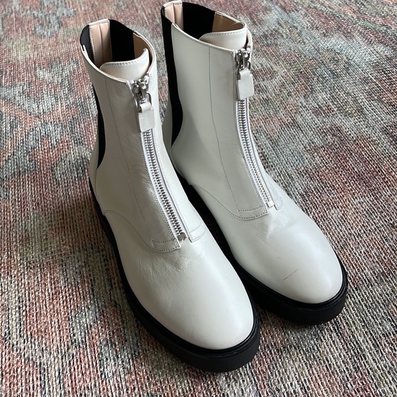 STUART WEITZMAN Lodge Zip Leather Bootie in White - Picture 2 of 9
